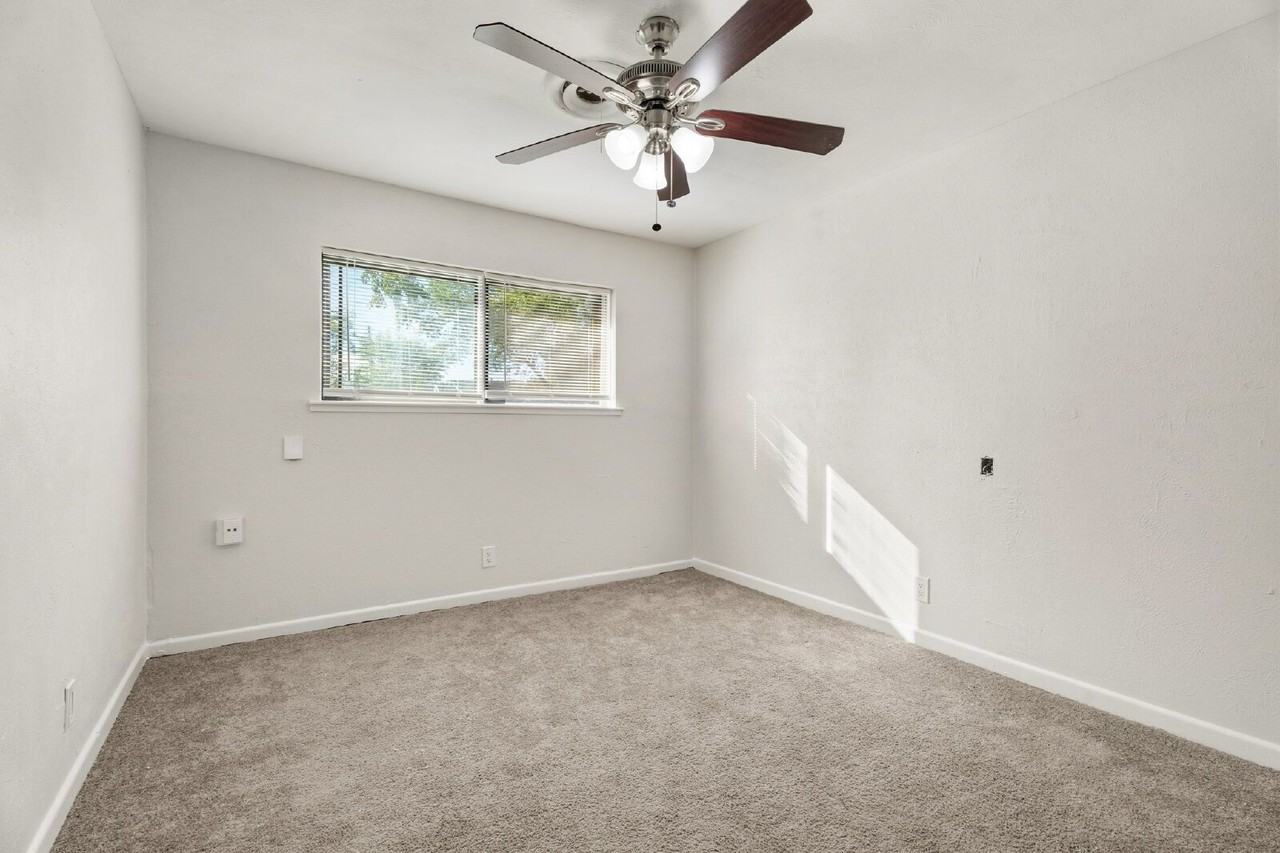 2808 28th Ave N - Photo 3 of 17