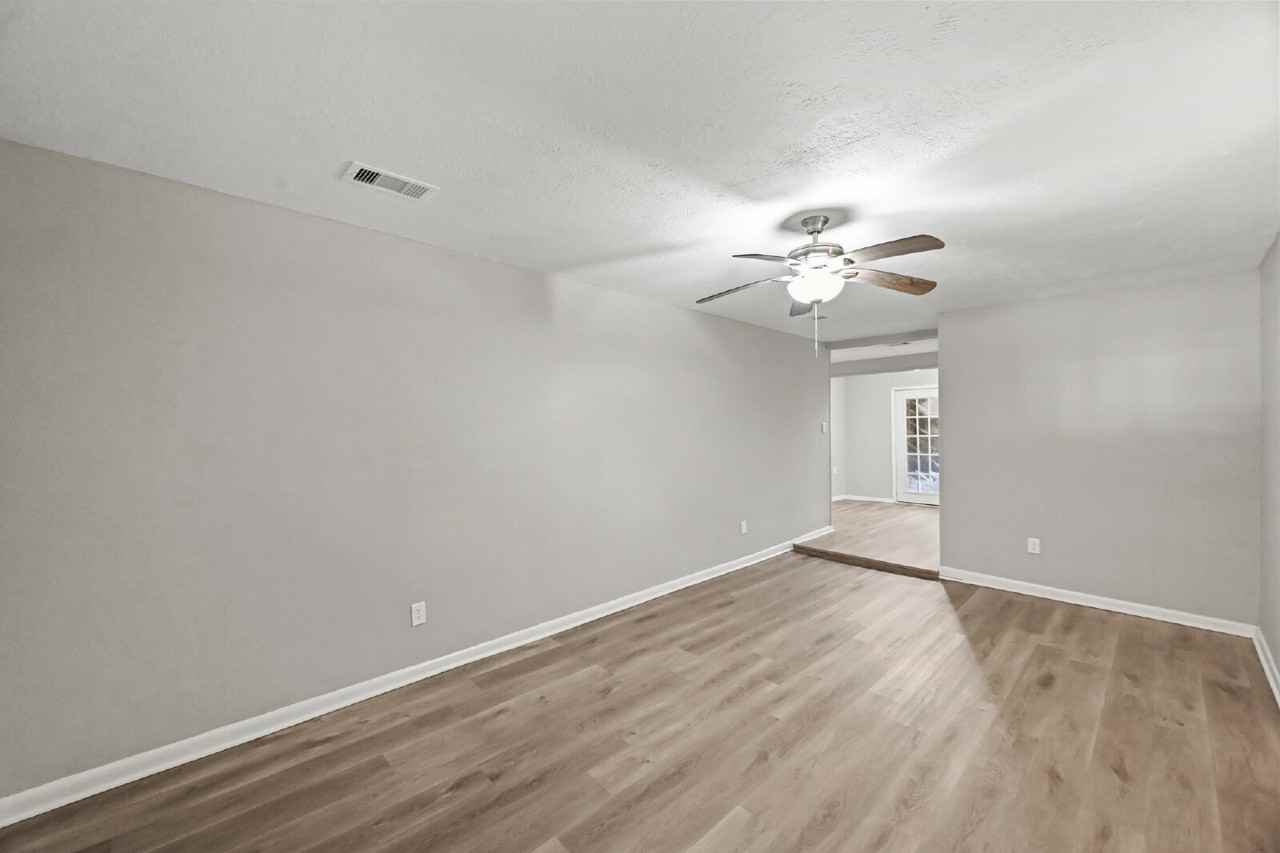 605 West Ave - Photo 3 of 34