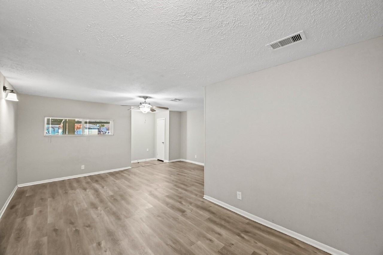 605 West Ave - Photo 5 of 34