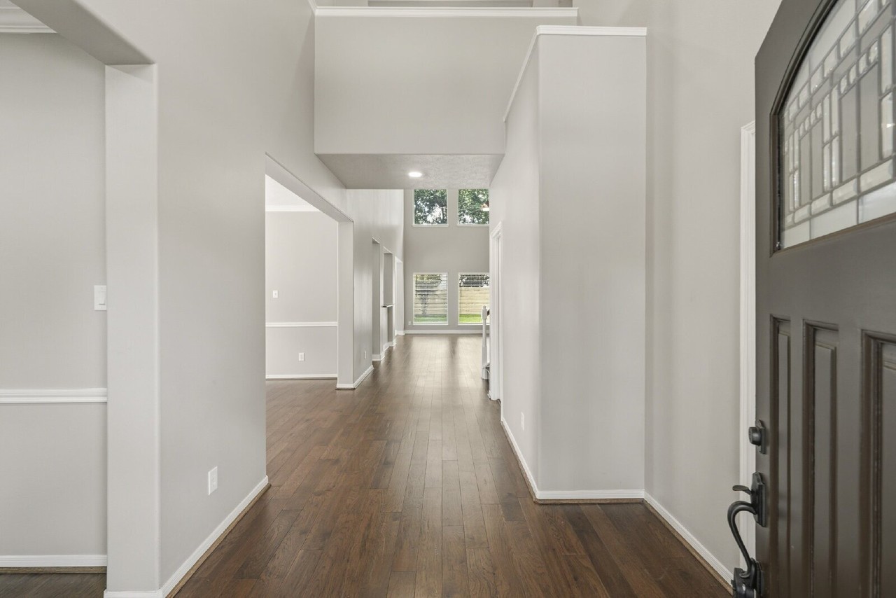 3007 Eagle Lake Dr - Photo 3 of 50