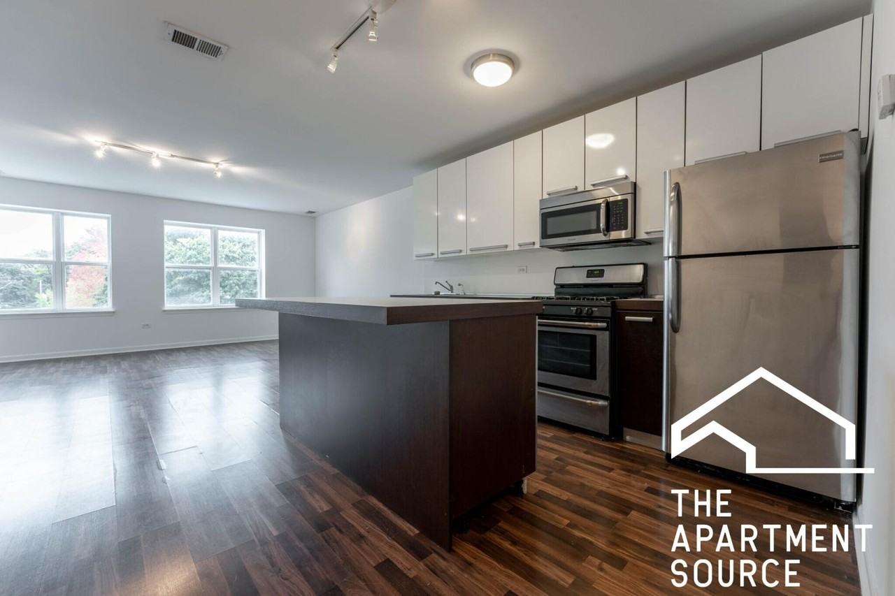 1544 W Glenlake Ave #2H - Photo 2 of 42