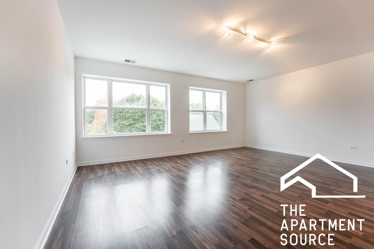 1544 W Glenlake Ave #2H - Photo 5 of 42