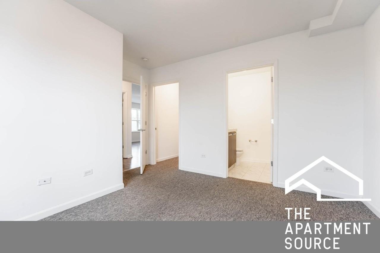 1544 W Glenlake Ave #2H - Photo 7 of 42