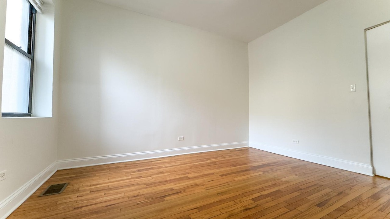 3216 W Argyle St #1 - Photo 7 of 14