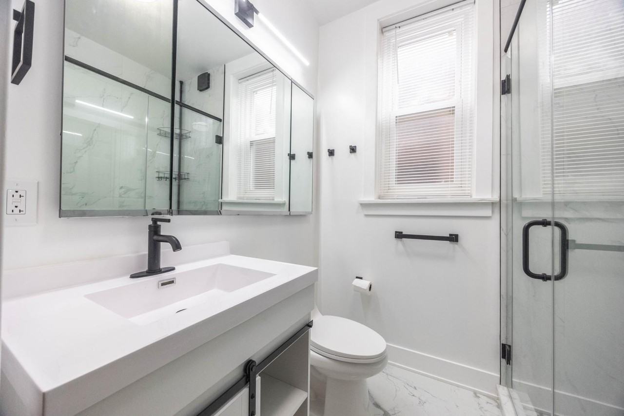 2734 W Haddon Ave #2 - Photo 3 of 16