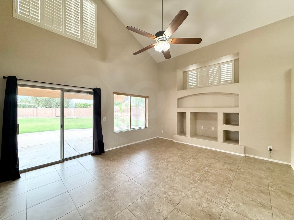 1180 N San Benito Dr - Photo 5 of 25