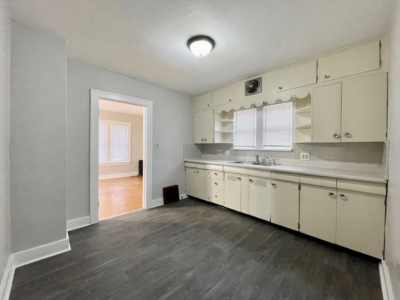 990 E Isabella Ave - Photo 5 of 17