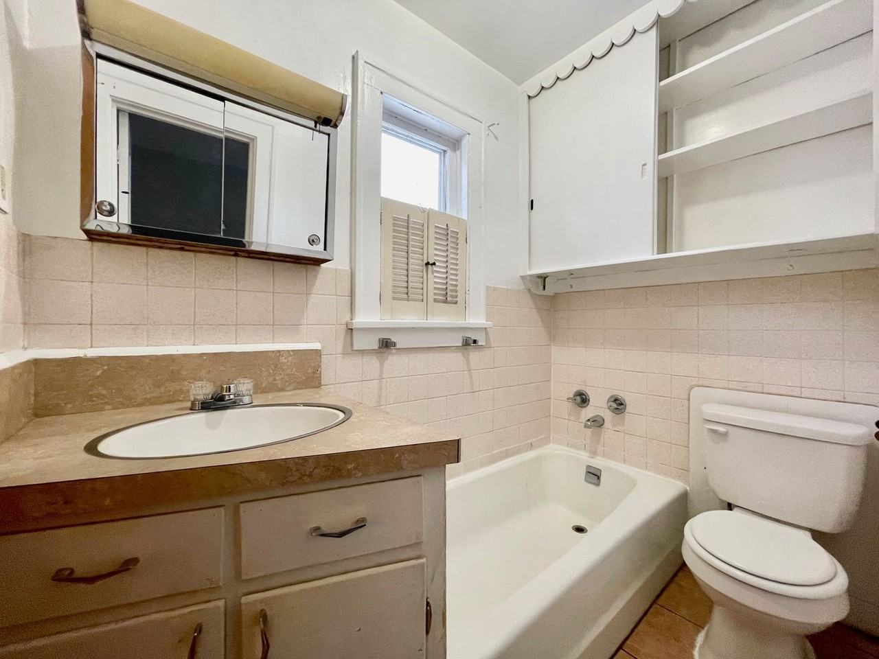 990 E Isabella Ave - Photo 6 of 17