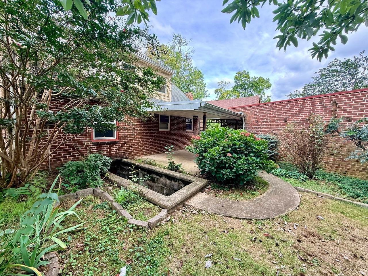 1612 Ridgeview Ave - Photo 4 of 31