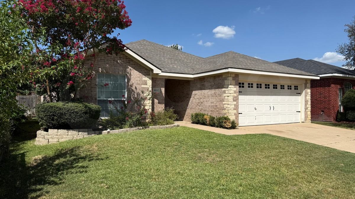 9021 Rushing River Dr - Photo 2 of 18