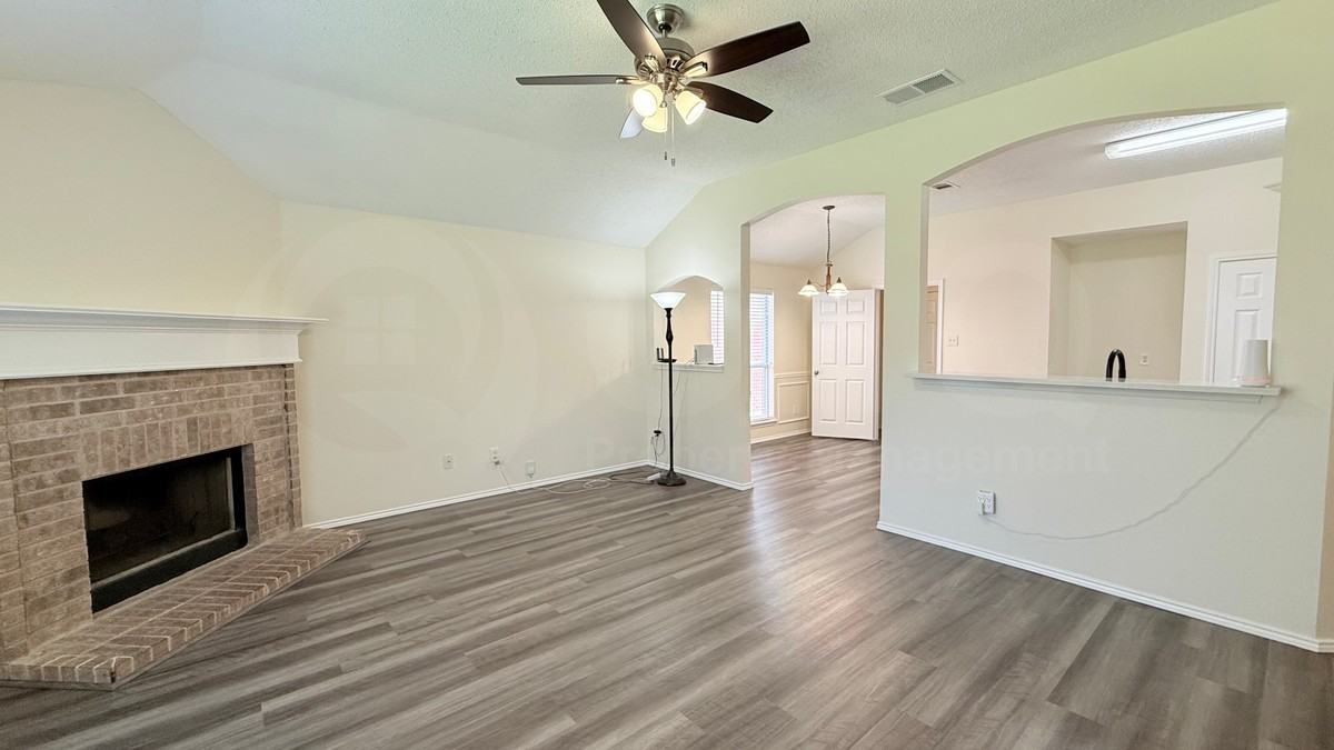 9021 Rushing River Dr - Photo 7 of 18