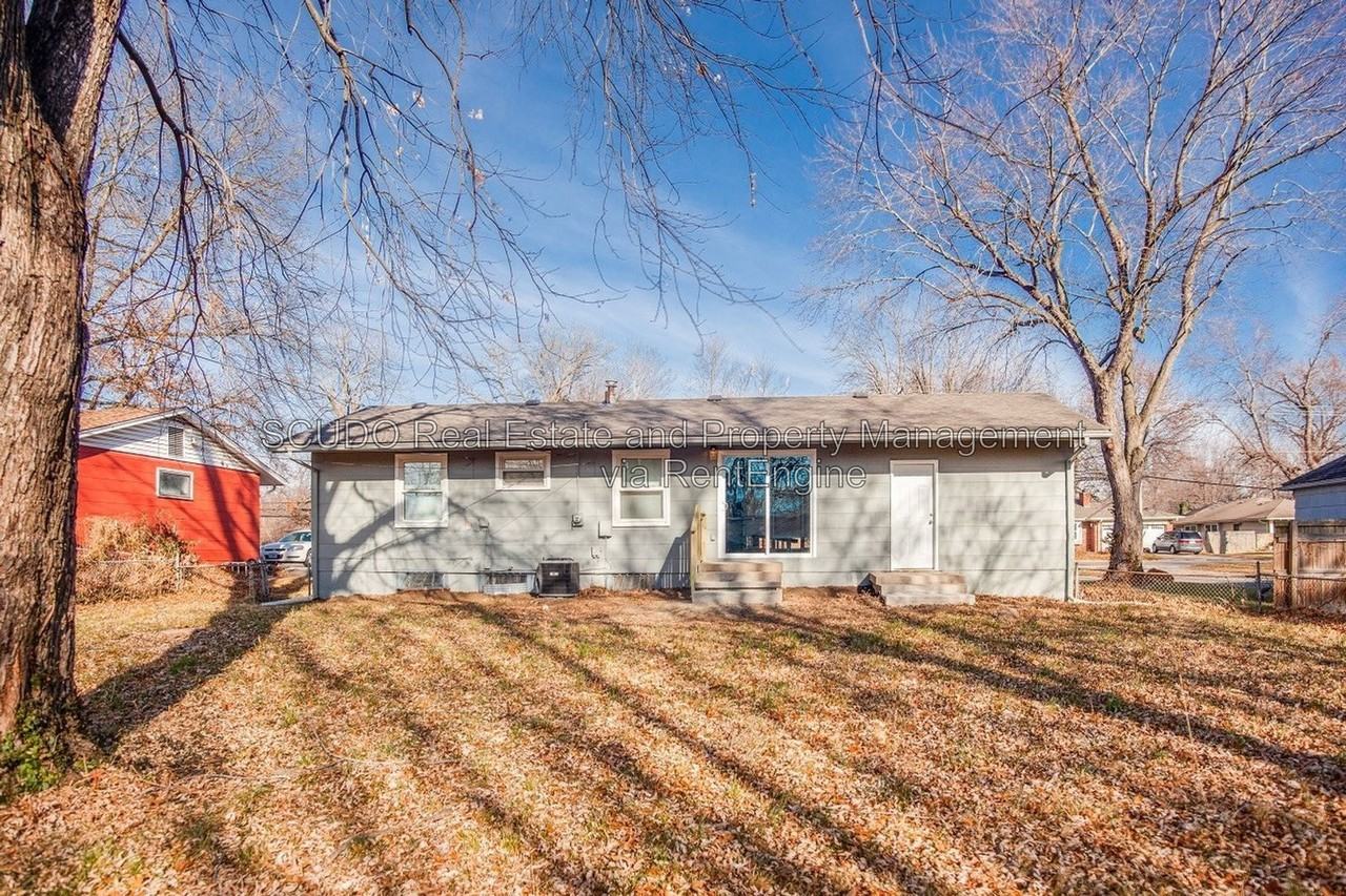 4605 E Red Bridge Rd - Photo 2 of 18