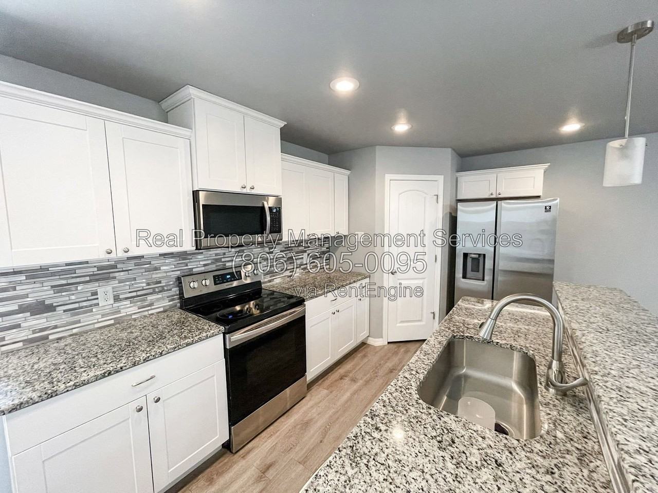 1306 N Clinton Ave #A - Photo 3 of 10