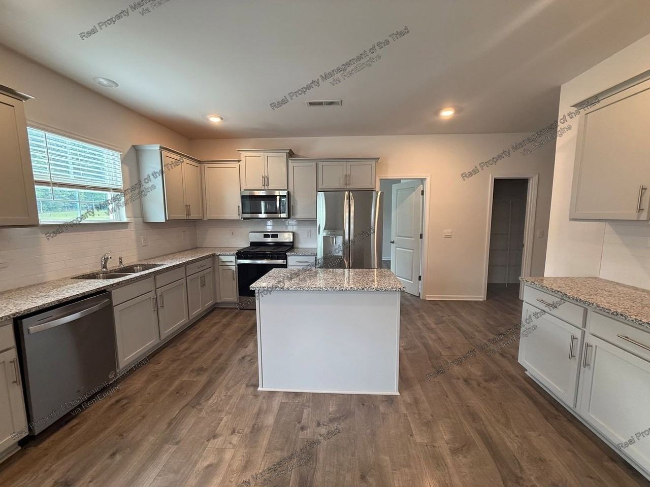 3741 Millennium Dr - Photo 4 of 29
