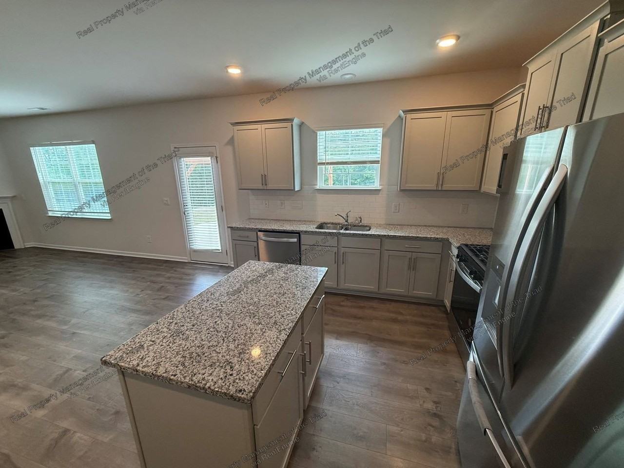 3741 Millennium Dr - Photo 5 of 29
