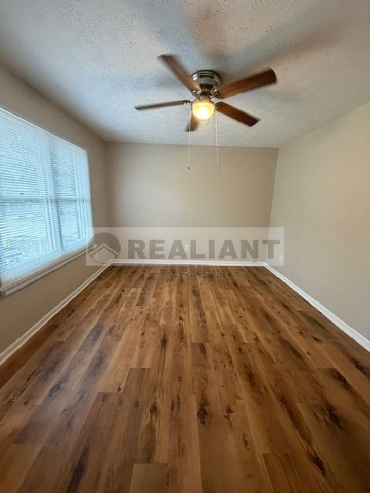 702 S Central Ave - Photo 3 of 13