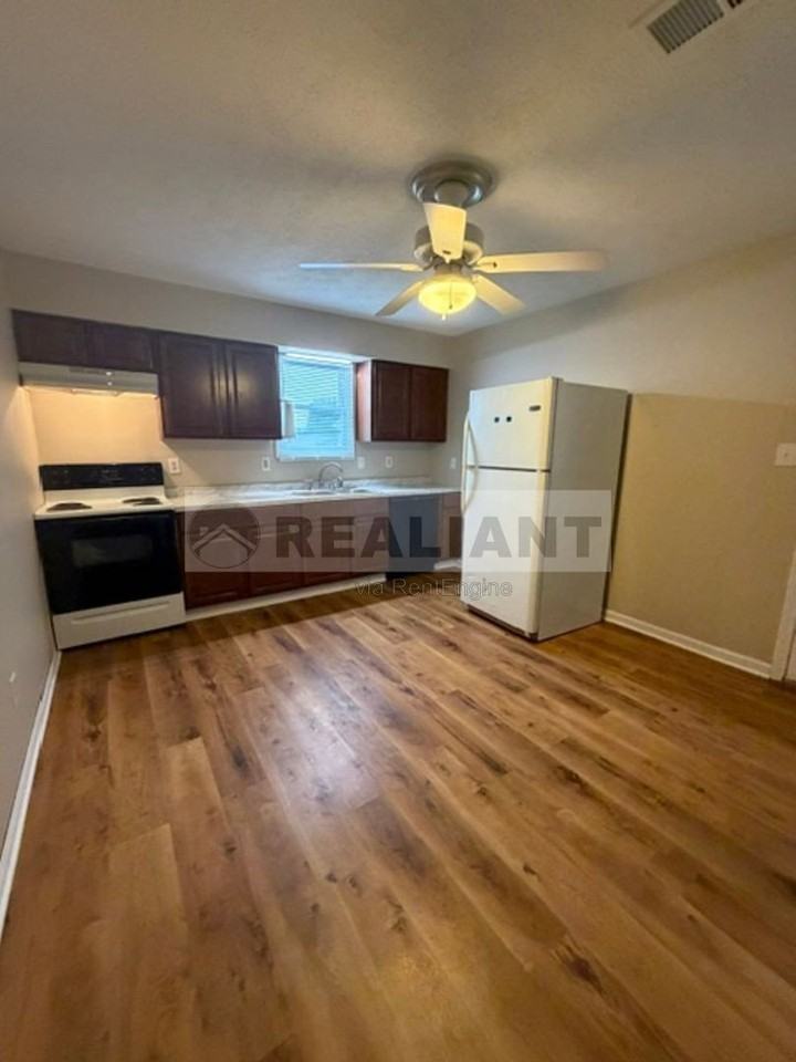 702 S Central Ave - Photo 5 of 13