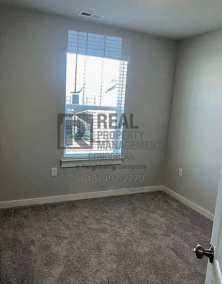 1621 Tolkien Ln - Photo 6 of 9