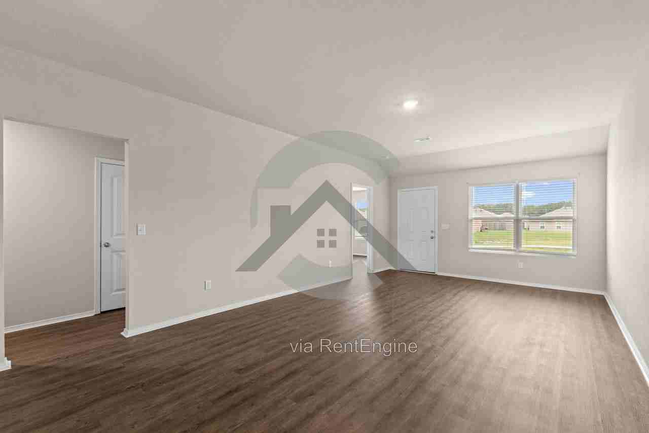 1235 Tsar Rd - Photo 4 of 15