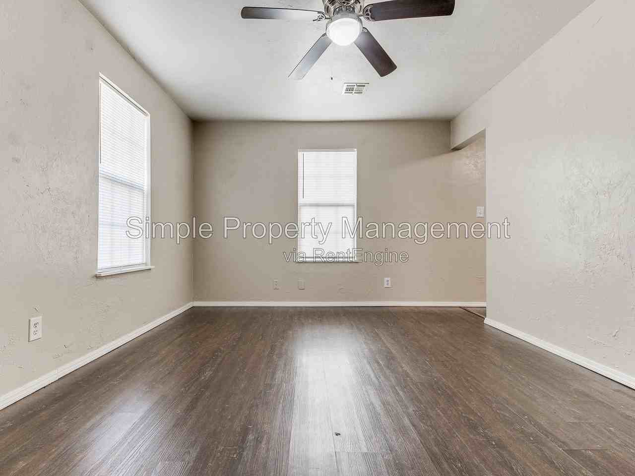 2040 Ne Grand Blvd - Photo 5 of 19