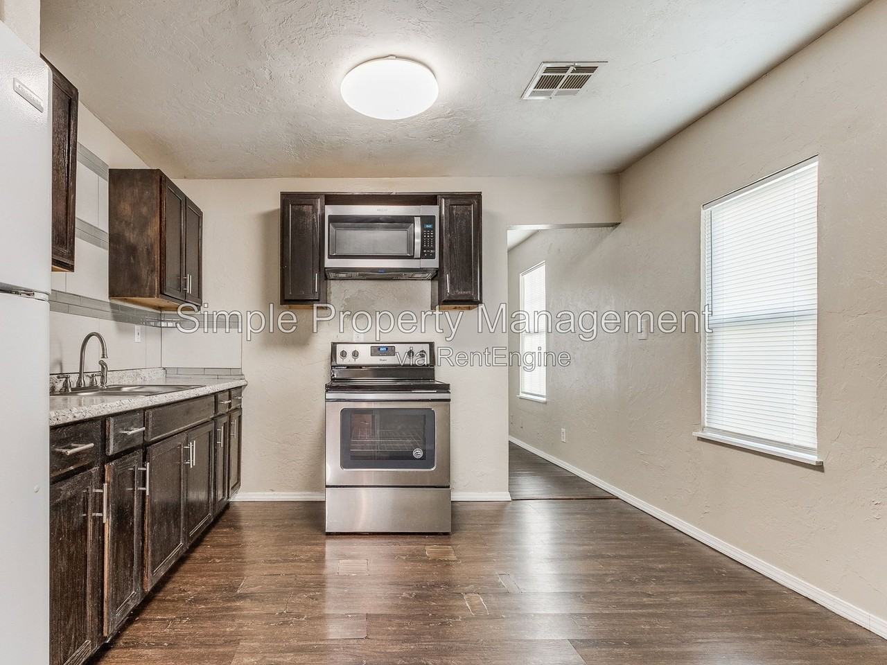 2040 Ne Grand Blvd - Photo 6 of 19