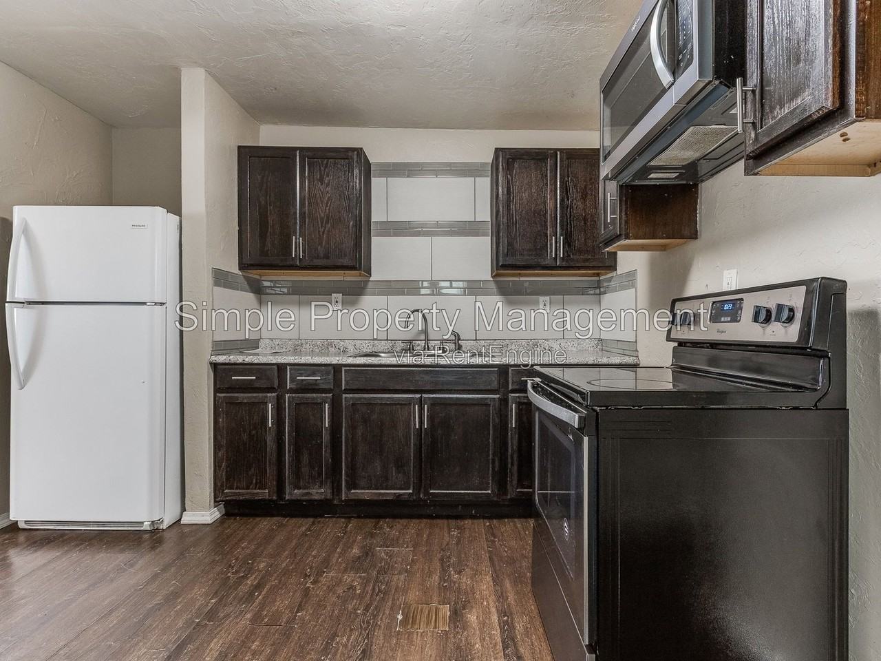 2040 Ne Grand Blvd - Photo 7 of 19