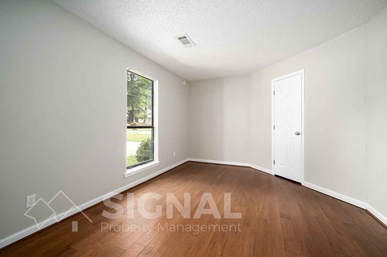 1932 Carraway St - Photo 6 of 29