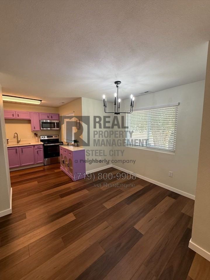 2817 Winnipeg St - Photo 4 of 14