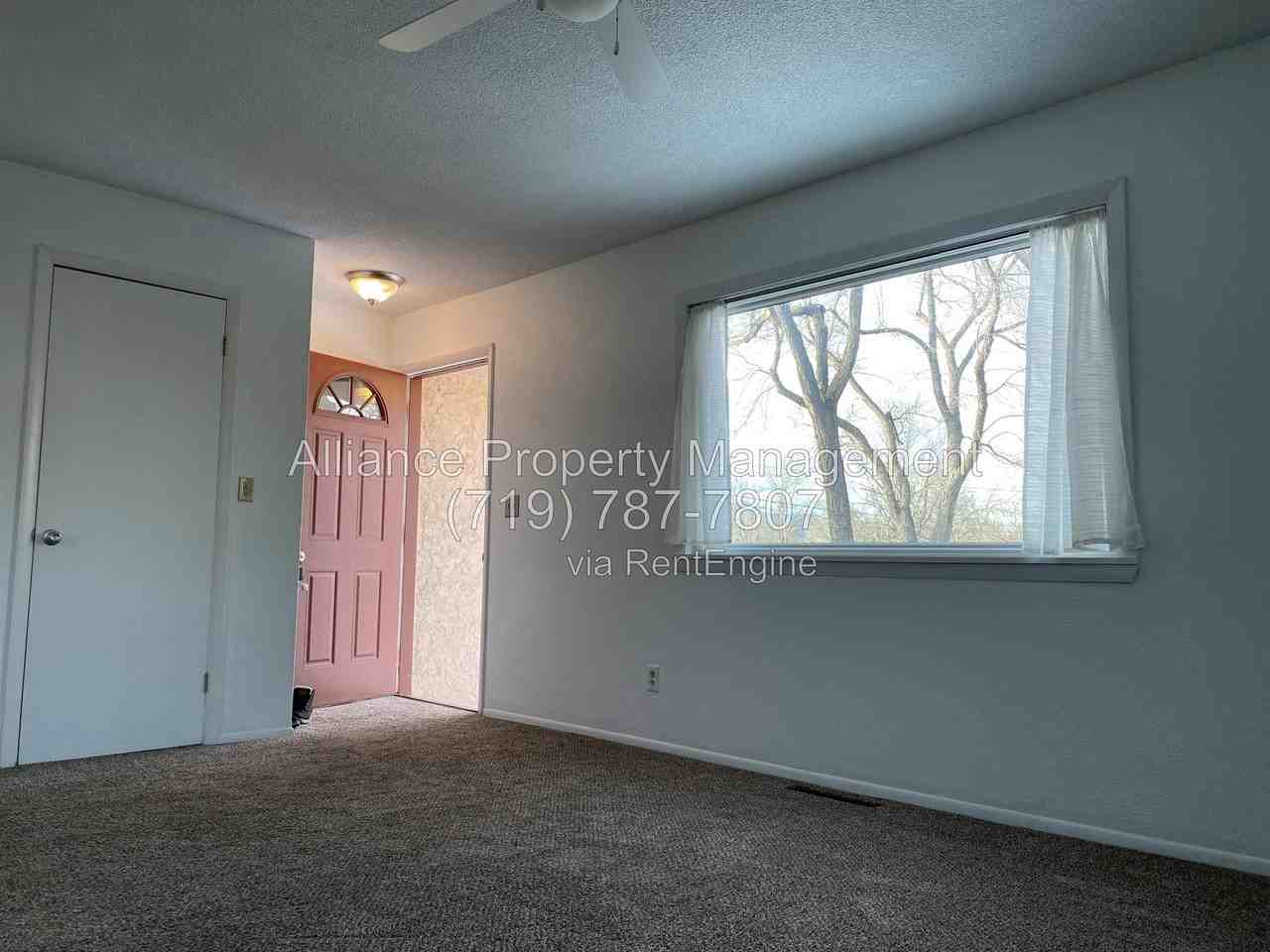 917 E Uintah St - Photo 5 of 29
