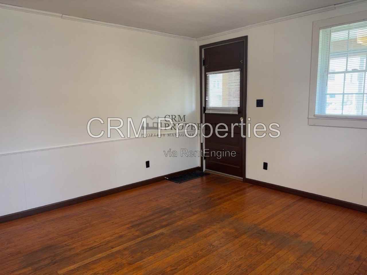 1107 W Walnut St #1 - Photo 4 of 17