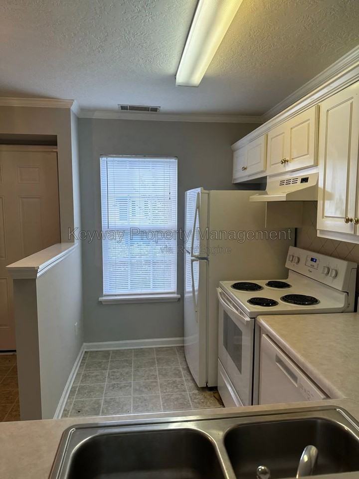 124 Brittany Way - Photo 5 of 24