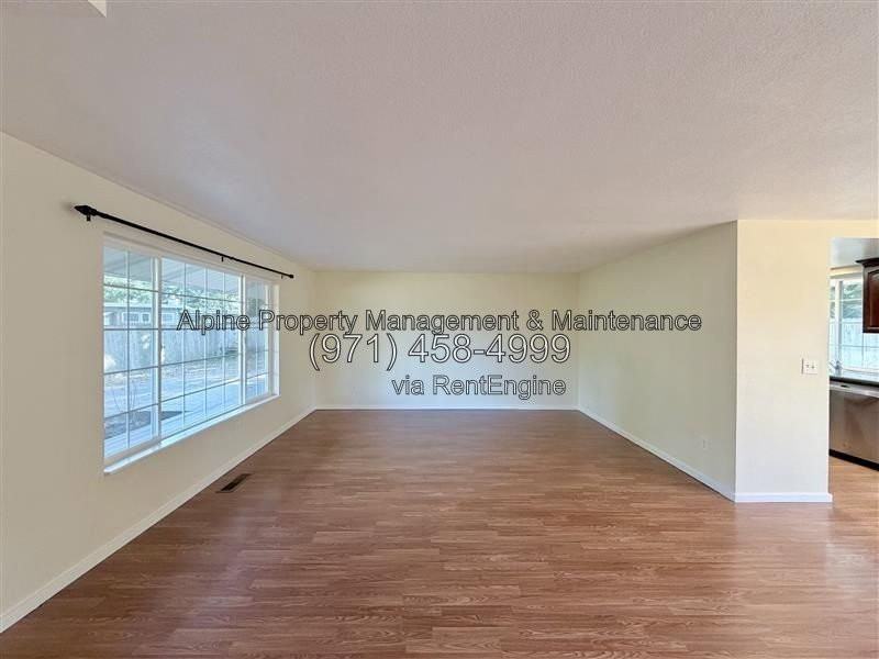 857 Linn Ave - Photo 5 of 36