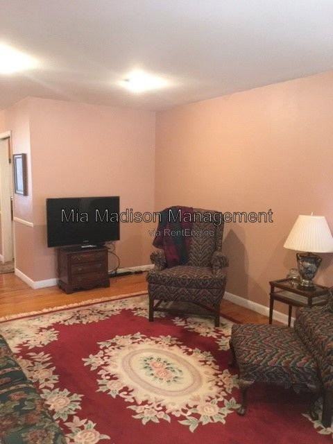 602 E 54th St - Photo 3 of 18