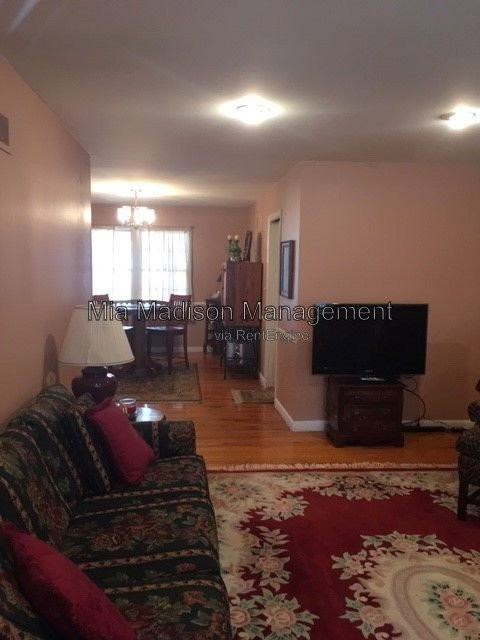 602 E 54th St - Photo 4 of 18