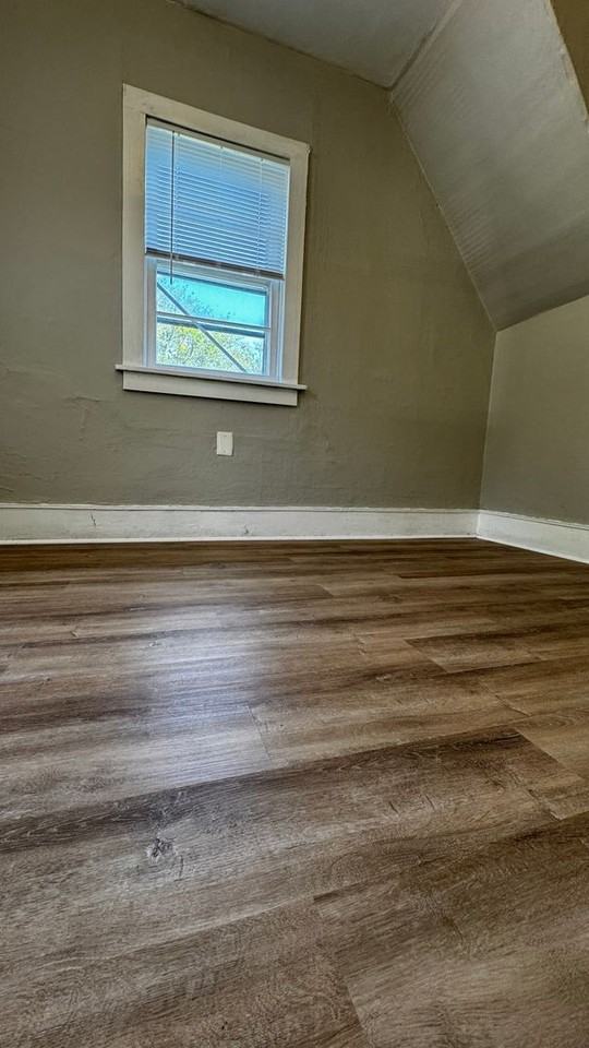 1382 Park St - Photo 4 of 11