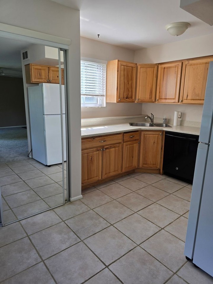 714 Garland Cir - Photo 6 of 17