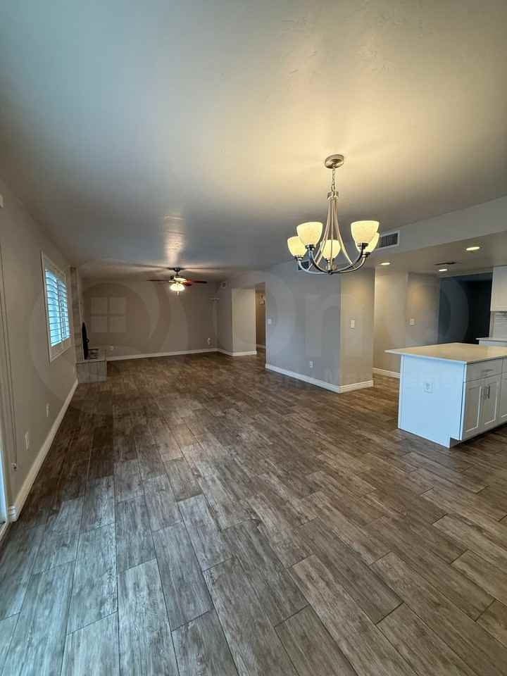 5131 E Citrus St - Photo 5 of 50