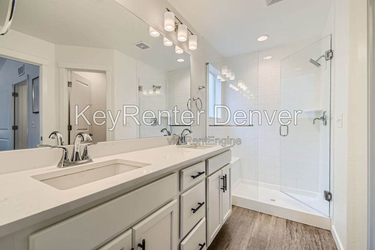 9758 Albion Ln - Photo 6 of 12