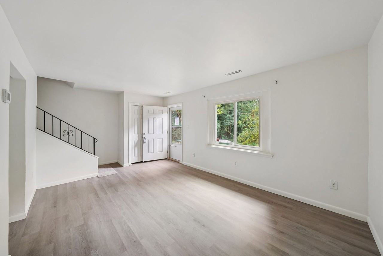 46866 Patuxent Rd - Photo 2 of 15