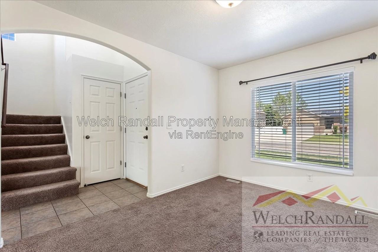 128 E 2100 S - Photo 3 of 41