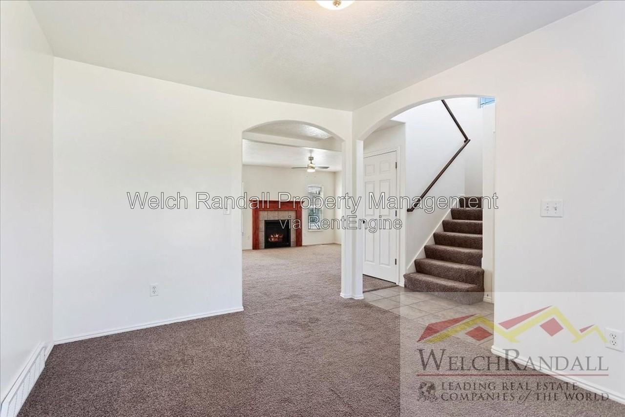 128 E 2100 S - Photo 4 of 41