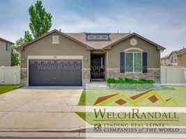 featured image of 897 Oxford Dr
