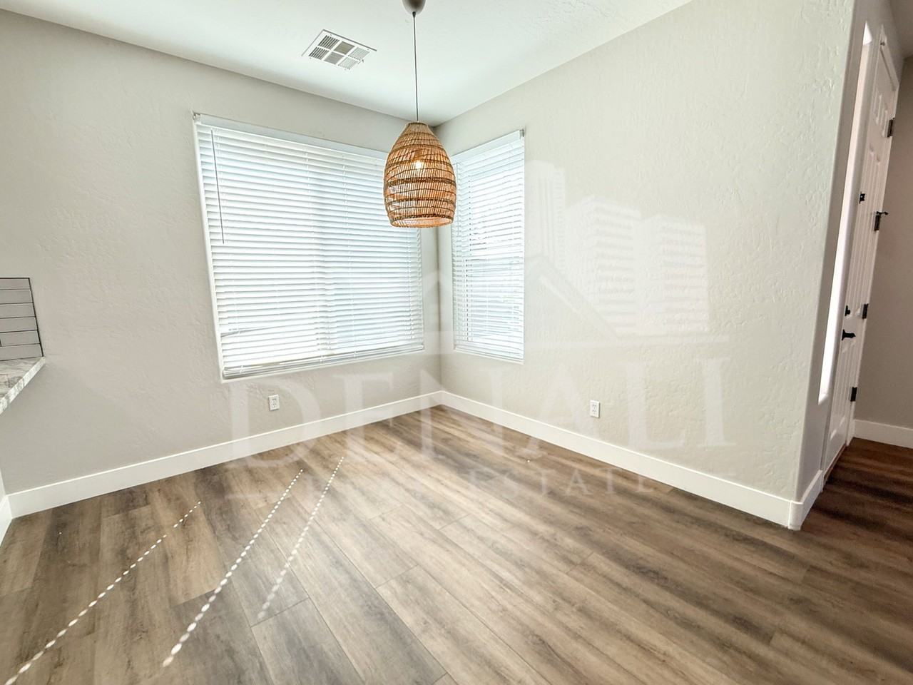 1260 S Amber St - Photo 6 of 28