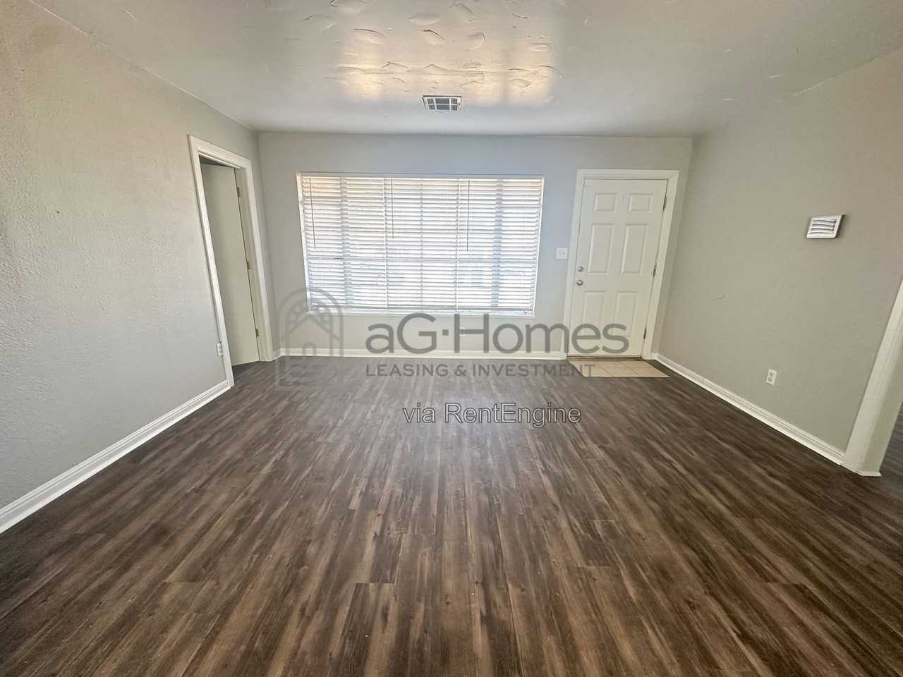 1508 Ne 44th St - Photo 3 of 17