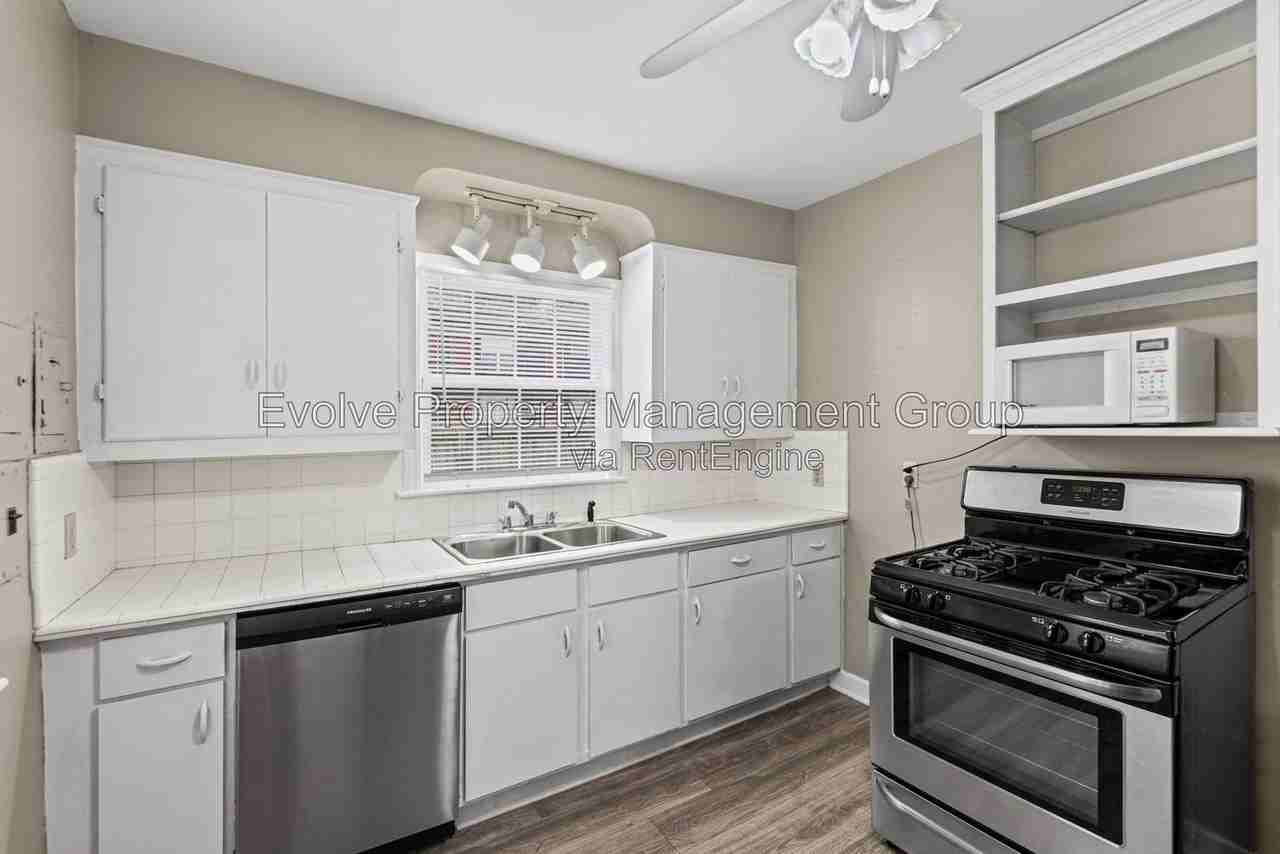 612 Brister St #A - Photo 6 of 20