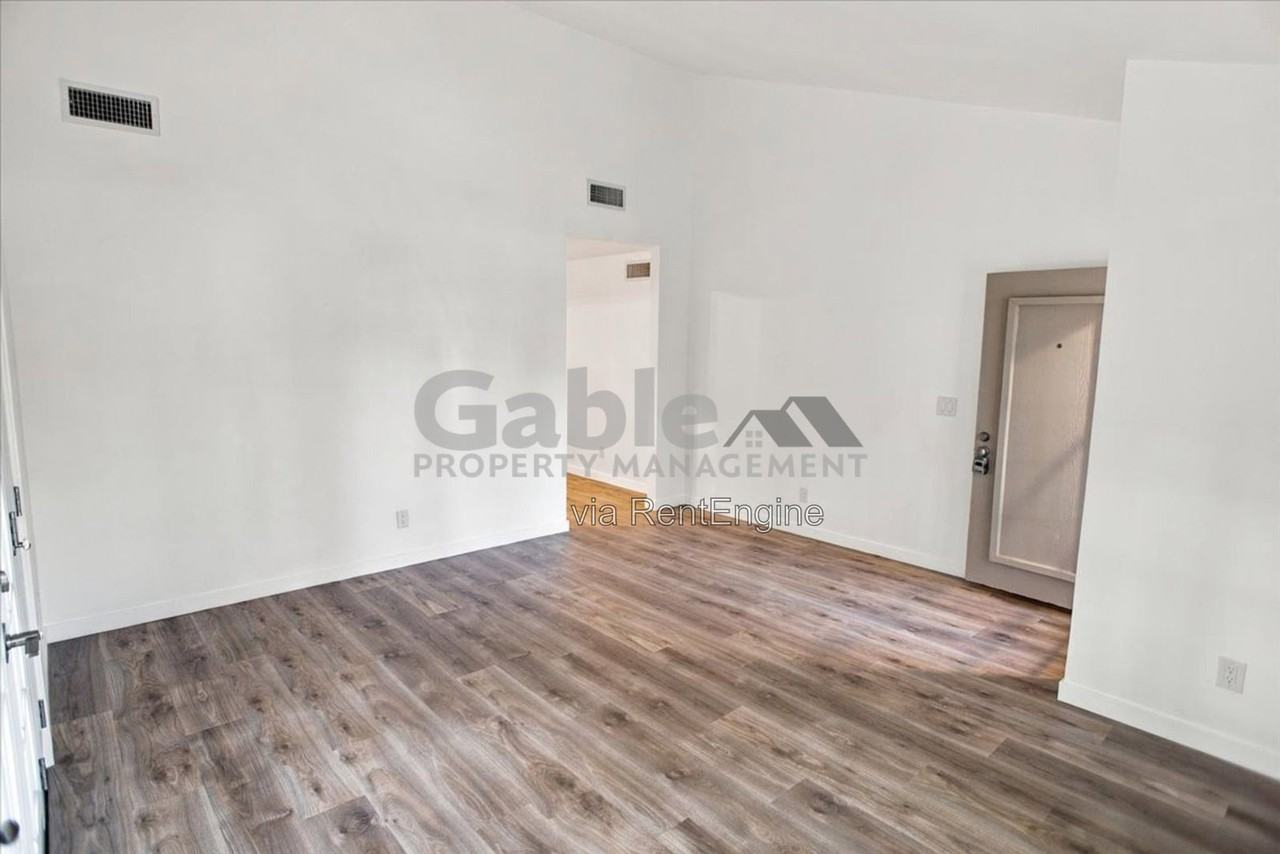 25753 Rana Dr - Photo 4 of 20