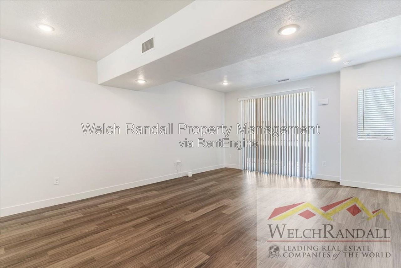 2336 W James Way - Photo 4 of 38