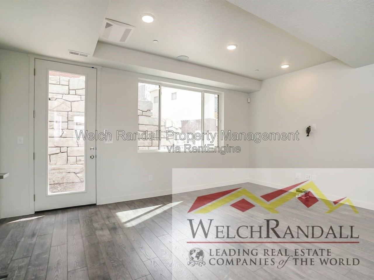 264 N West Temple St - Photo 4 of 25