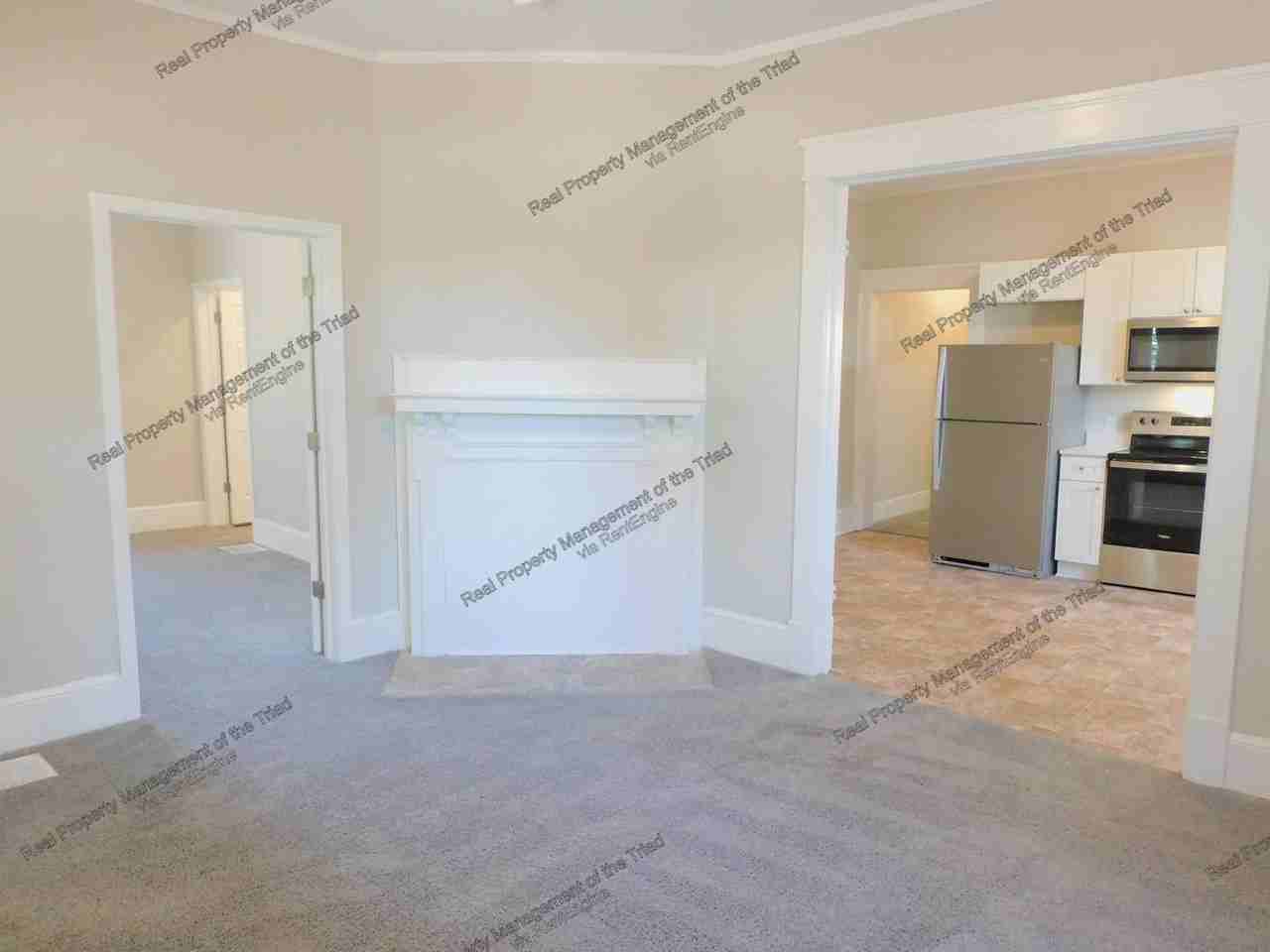 1814 E 1st St - Photo 3 of 20