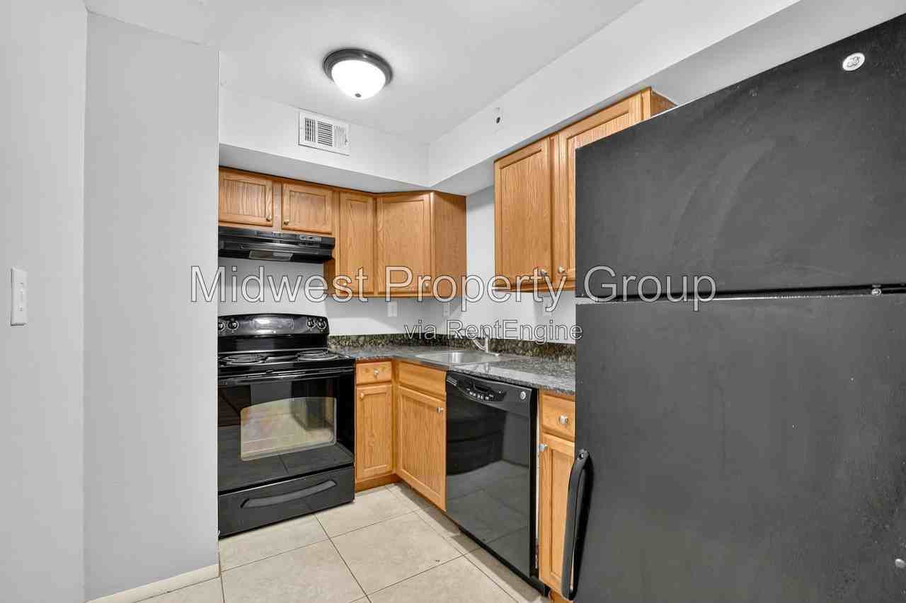 2501 S Big Bend Blvd #3 - Photo 2 of 14
